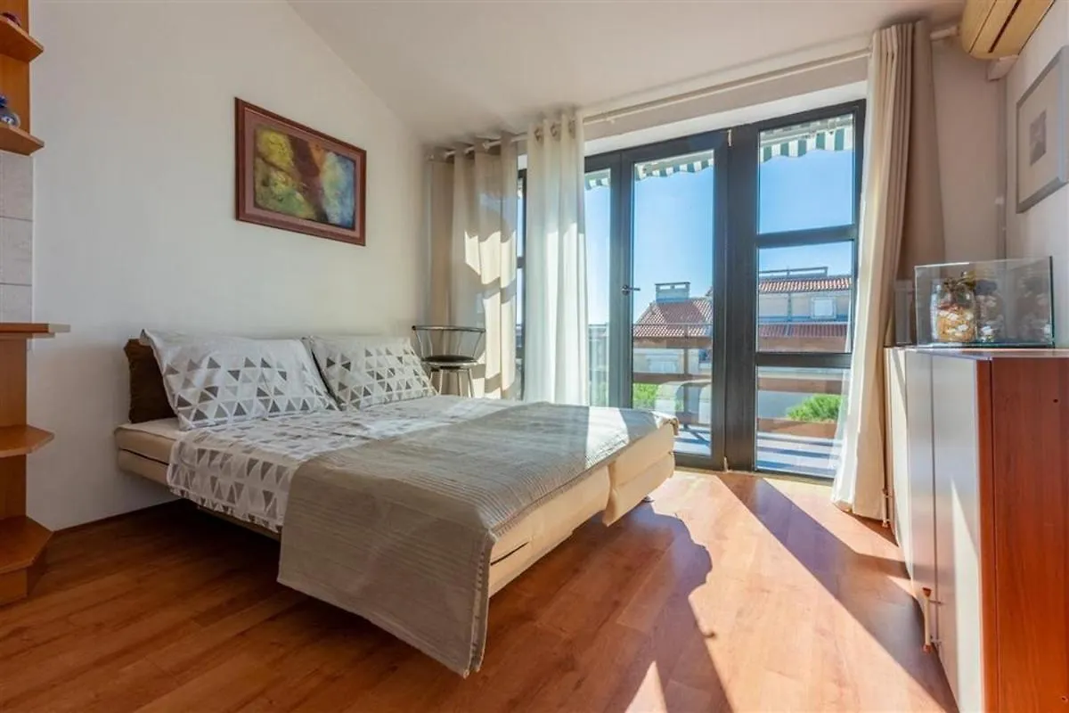 Holiday House With A Parking Space Novi Vinodolski - 5523