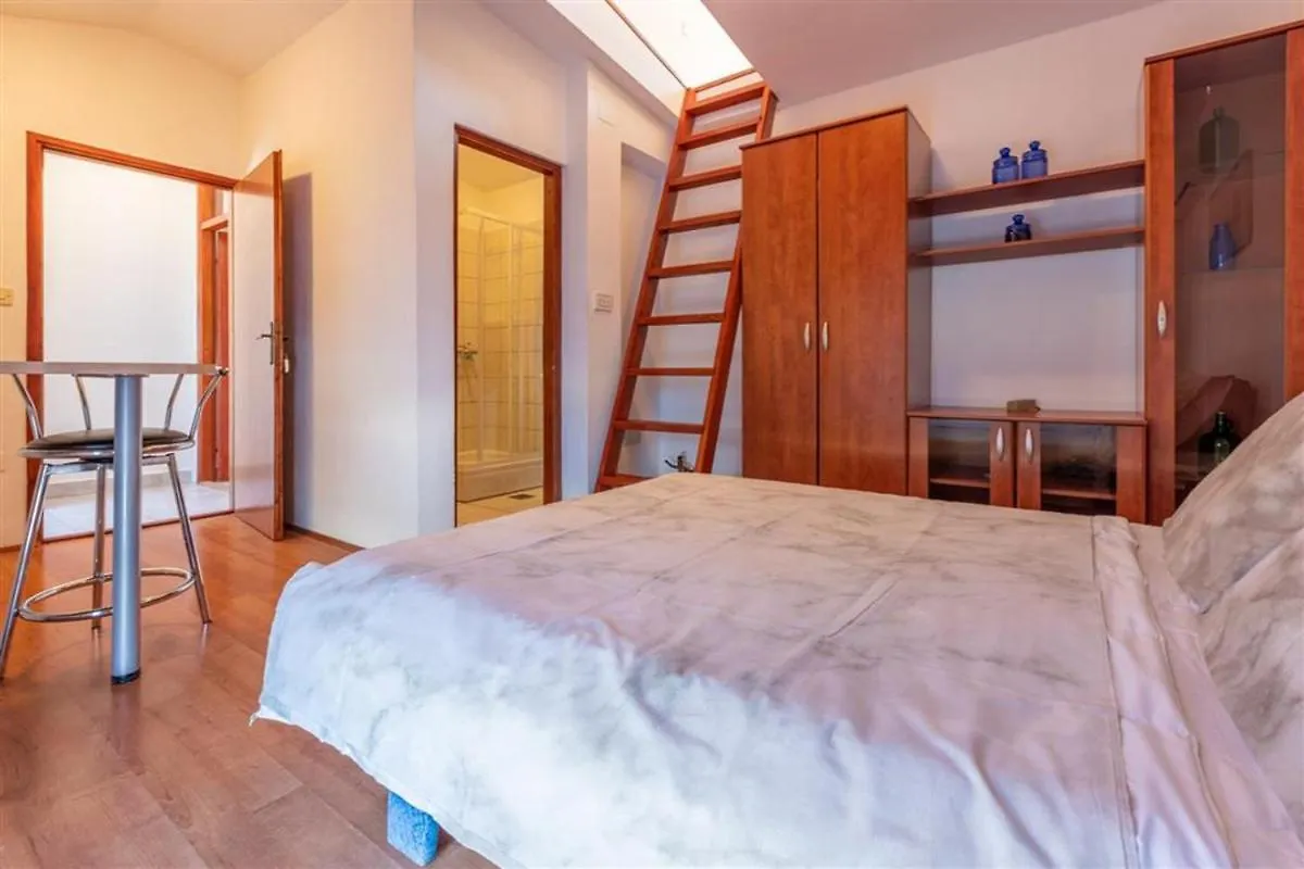 Holiday House With A Parking Space Novi Vinodolski - 5523 Vikendica